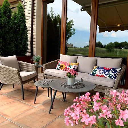 Lighthouse Golf Private Villa Lake View 발치크 외부 사진