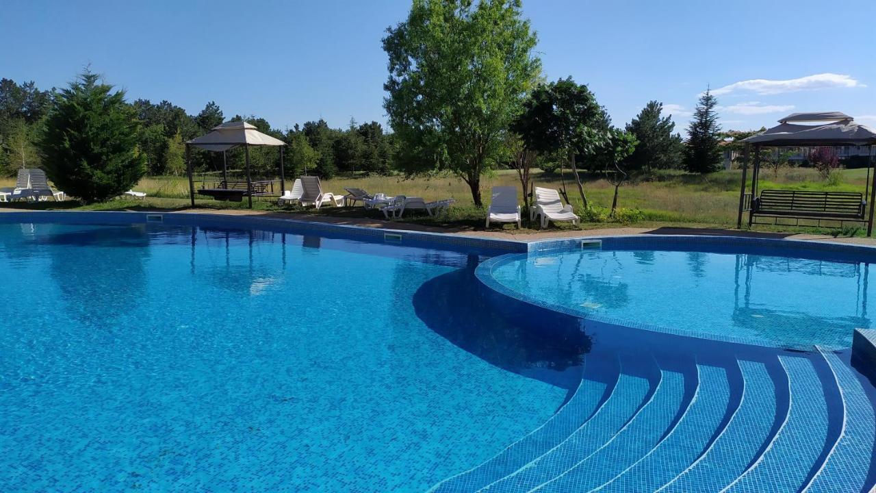 Lighthouse Golf Private Villa Lake View 발치크 외부 사진