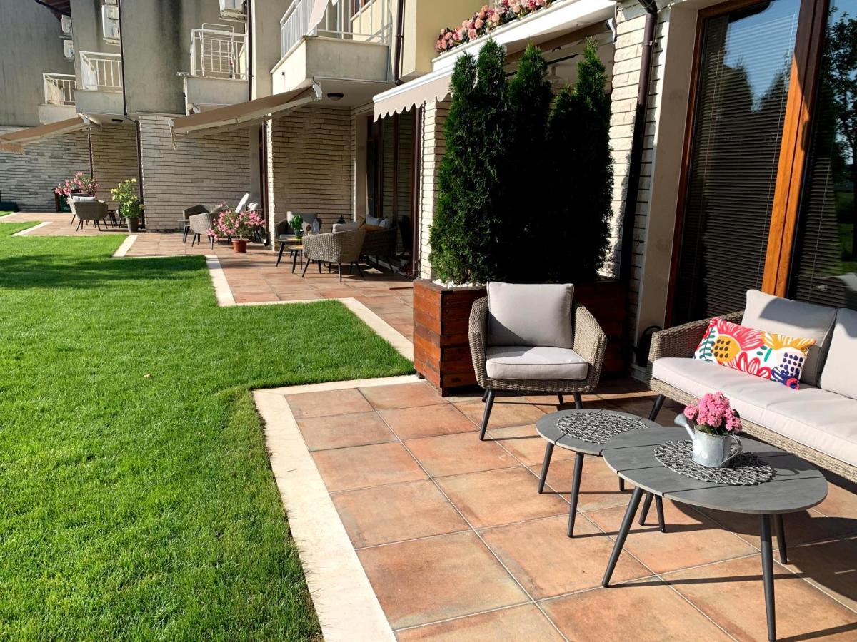 Lighthouse Golf Private Villa Lake View 발치크 외부 사진