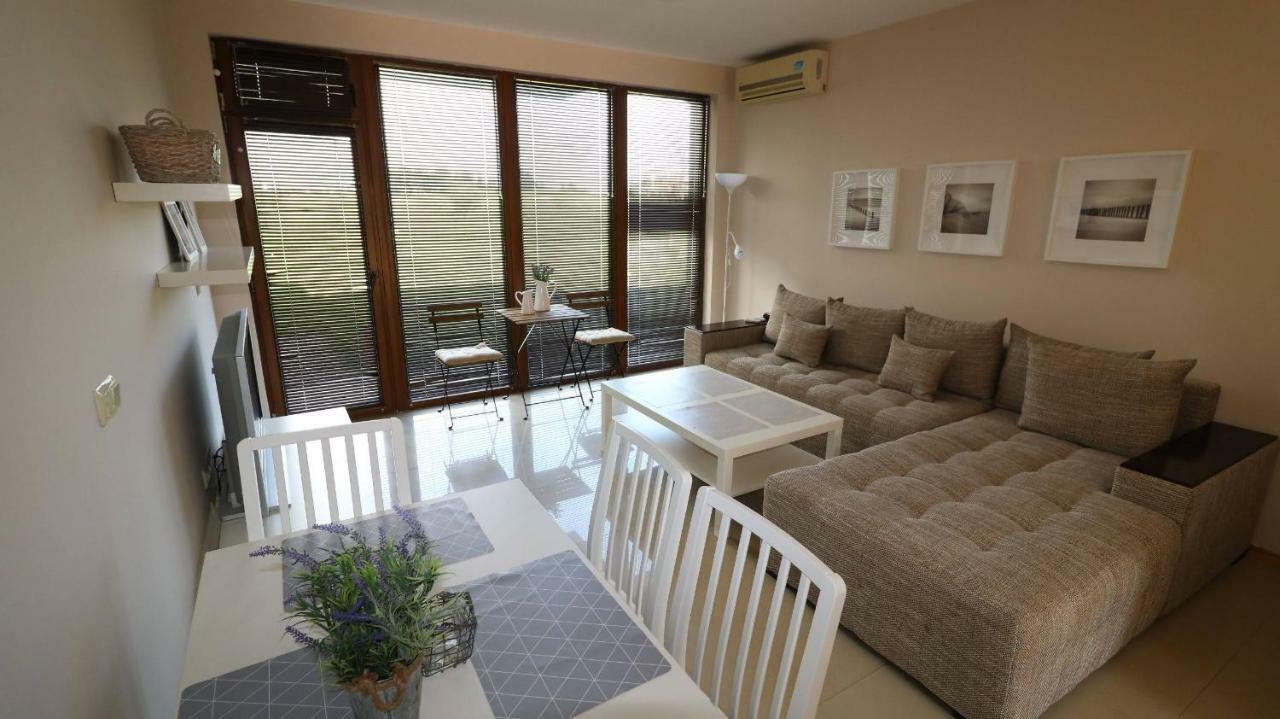 Lighthouse Golf Private Villa Lake View 발치크 외부 사진