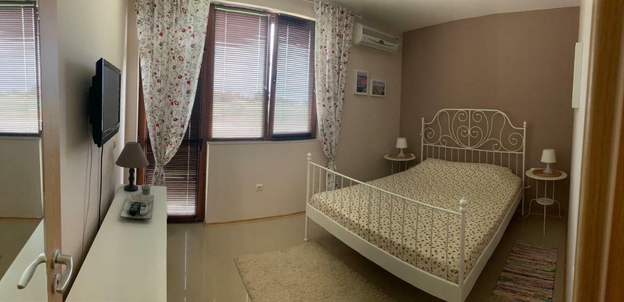Lighthouse Golf Private Villa Lake View 발치크 외부 사진